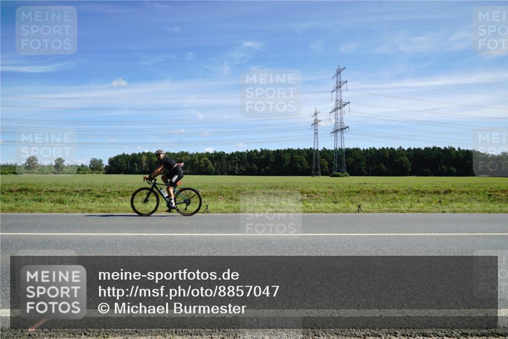 07.09.2025 - 19. Norderstedt Triathlon Michael Burmester http://msf.ph/oto/8857047 07.09.2025 12:54:32 Radfahren  meine-sportfotos.de