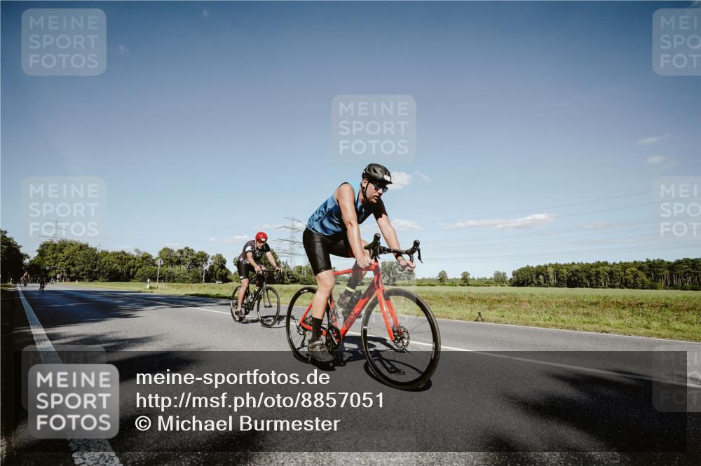 07.09.2025 - 19. Norderstedt Triathlon Michael Burmester http://msf.ph/oto/8857051 07.09.2025 15:27:50 Radfahren 409, 882, 885, 924, 1422, 1547 meine-sportfotos.de