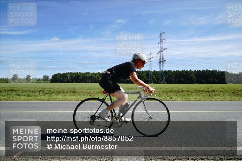 07.09.2025 - 19. Norderstedt Triathlon Michael Burmester http://msf.ph/oto/8857052 07.09.2025 12:54:39 Radfahren 842 meine-sportfotos.de