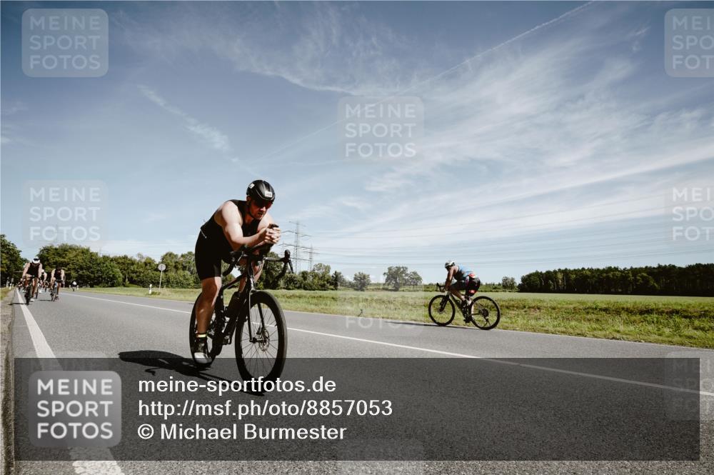 07.09.2025 - 19. Norderstedt Triathlon Michael Burmester http://msf.ph/oto/8857053 07.09.2025 12:22:19 Radfahren 236, 308, 783, 1359 meine-sportfotos.de