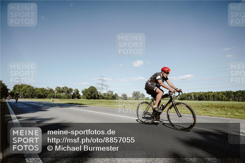 07.09.2025 - 19. Norderstedt Triathlon Michael Burmester http://msf.ph/oto/8857055 07.09.2025 15:27:51 Radfahren 409, 882, 885, 924, 1422, 1547 meine-sportfotos.de