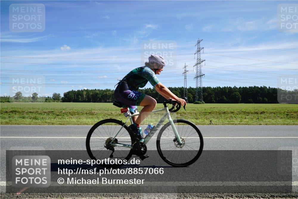 07.09.2025 - 19. Norderstedt Triathlon Michael Burmester http://msf.ph/oto/8857066 07.09.2025 12:54:48 Radfahren 360, 1214 meine-sportfotos.de
