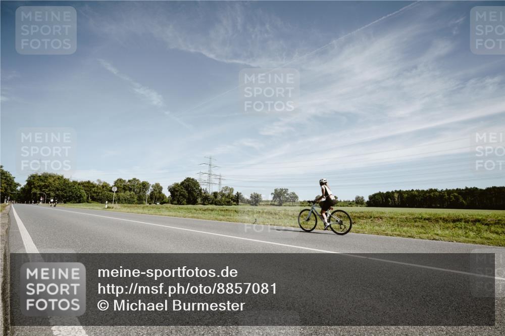 07.09.2025 - 19. Norderstedt Triathlon Michael Burmester http://msf.ph/oto/8857081 07.09.2025 12:22:29 Radfahren 725, 792, 1338 meine-sportfotos.de