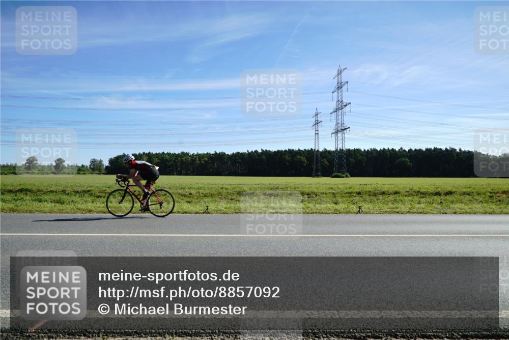 07.09.2025 - 19. Norderstedt Triathlon Michael Burmester http://msf.ph/oto/8857092 07.09.2025 11:15:28 Radfahren 300 meine-sportfotos.de