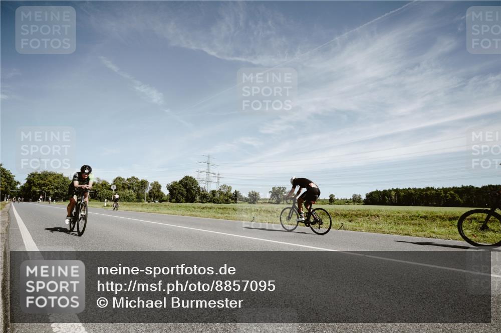 07.09.2025 - 19. Norderstedt Triathlon Michael Burmester http://msf.ph/oto/8857095 07.09.2025 12:22:43 Radfahren 1396 meine-sportfotos.de