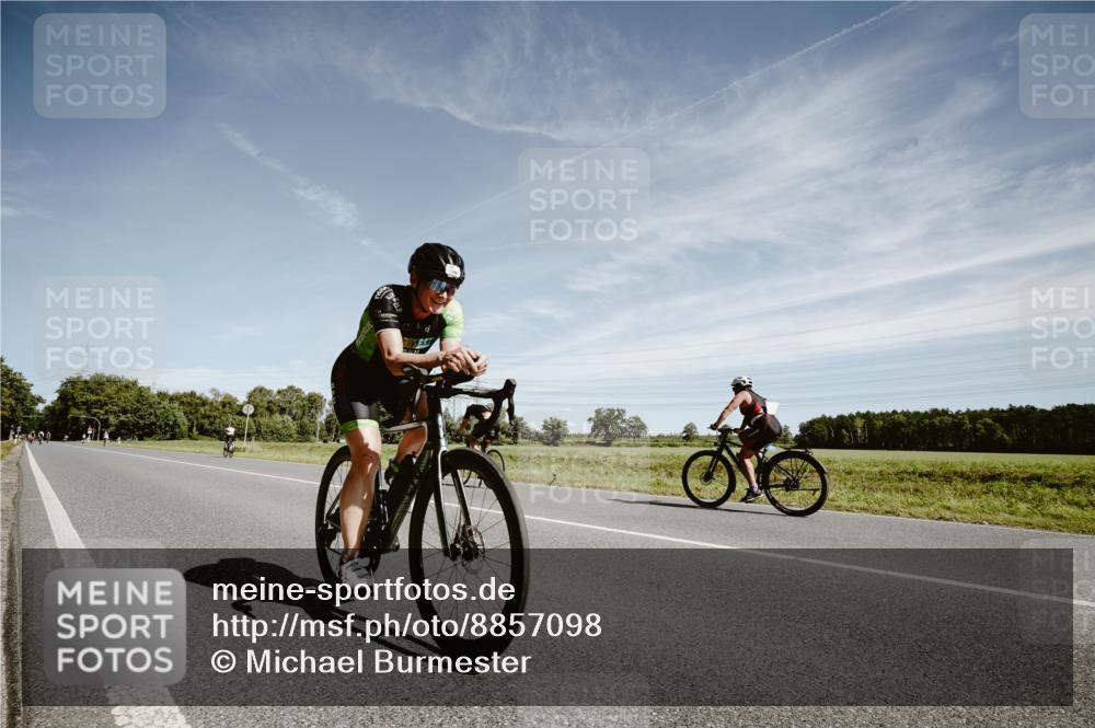 07.09.2025 - 19. Norderstedt Triathlon Michael Burmester http://msf.ph/oto/8857098 07.09.2025 12:22:43 Radfahren 1396 meine-sportfotos.de