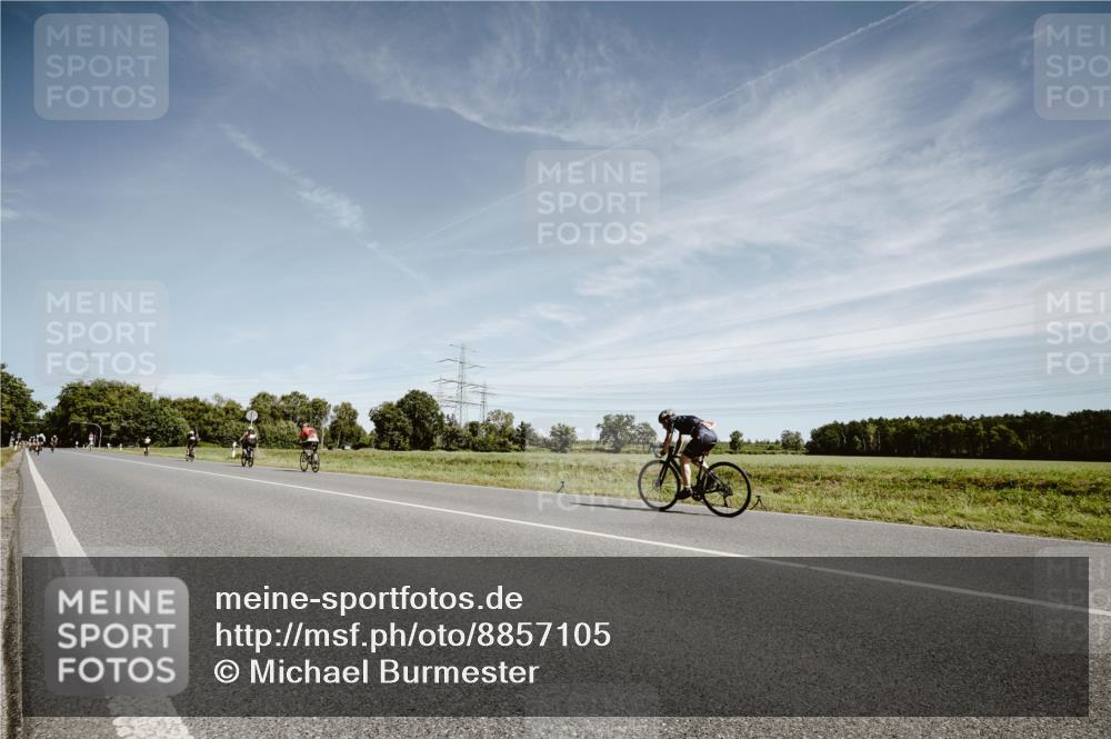 07.09.2025 - 19. Norderstedt Triathlon Michael Burmester http://msf.ph/oto/8857105 07.09.2025 12:22:46 Radfahren 1396 meine-sportfotos.de