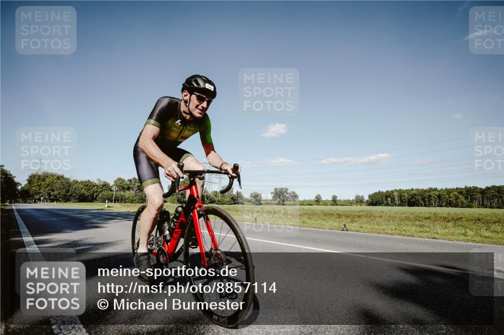07.09.2025 - 19. Norderstedt Triathlon Michael Burmester http://msf.ph/oto/8857114 07.09.2025 15:28:25 Radfahren 1483 meine-sportfotos.de