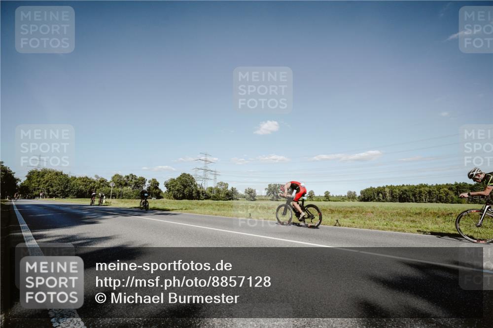 07.09.2025 - 19. Norderstedt Triathlon Michael Burmester http://msf.ph/oto/8857128 07.09.2025 15:28:33 Radfahren  meine-sportfotos.de