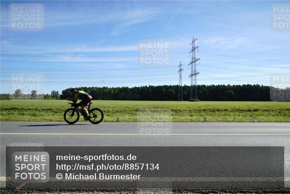 07.09.2025 - 19. Norderstedt Triathlon Michael Burmester http://msf.ph/oto/8857134 07.09.2025 11:15:49 Radfahren 185, 1278 meine-sportfotos.de