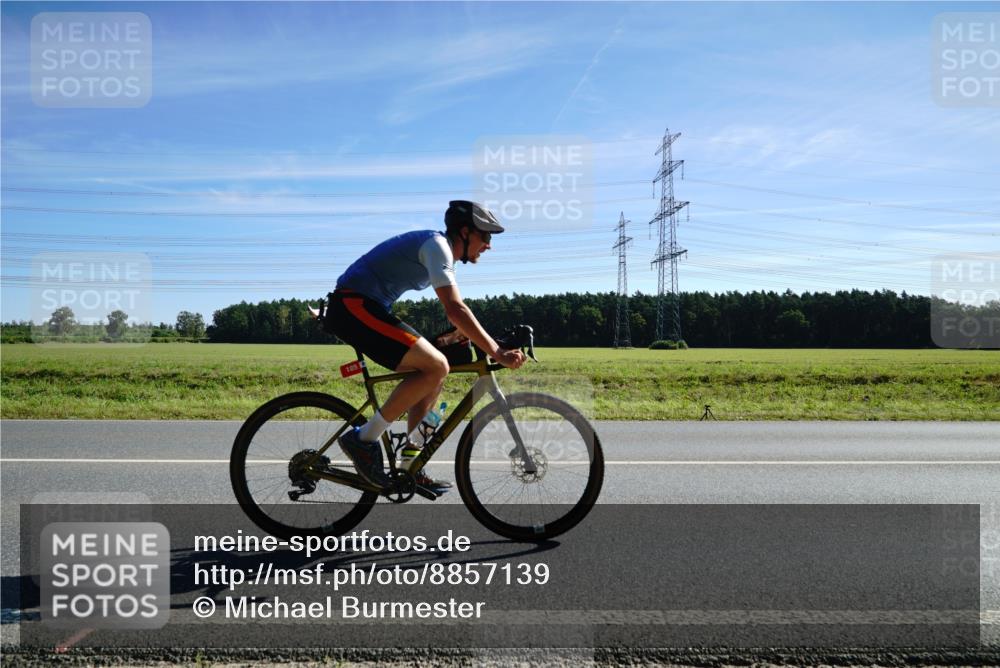 07.09.2025 - 19. Norderstedt Triathlon Michael Burmester http://msf.ph/oto/8857139 07.09.2025 11:15:51 Radfahren 185, 1278 meine-sportfotos.de