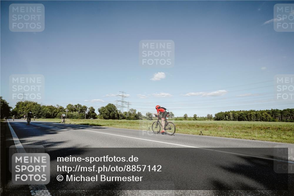 07.09.2025 - 19. Norderstedt Triathlon Michael Burmester http://msf.ph/oto/8857142 07.09.2025 15:28:39 Radfahren 402, 913 meine-sportfotos.de