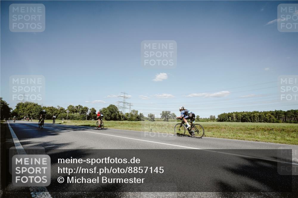 07.09.2025 - 19. Norderstedt Triathlon Michael Burmester http://msf.ph/oto/8857145 07.09.2025 15:28:40 Radfahren 402, 913 meine-sportfotos.de