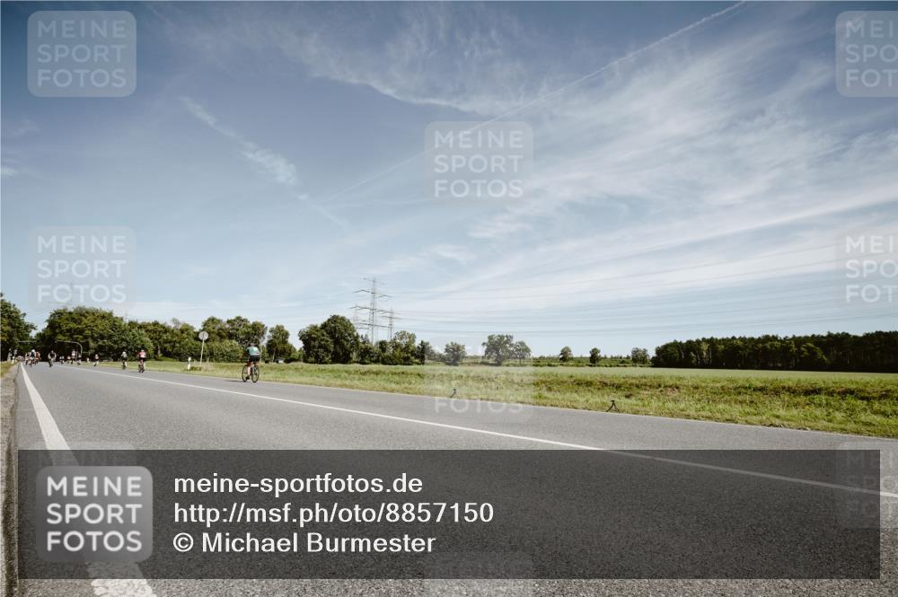 07.09.2025 - 19. Norderstedt Triathlon Michael Burmester http://msf.ph/oto/8857150 07.09.2025 12:22:59 Radfahren 827 meine-sportfotos.de