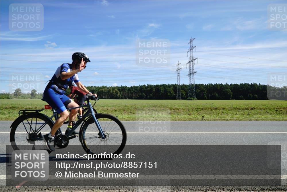 07.09.2025 - 19. Norderstedt Triathlon Michael Burmester http://msf.ph/oto/8857151 07.09.2025 12:55:31 Radfahren 359, 1376 meine-sportfotos.de