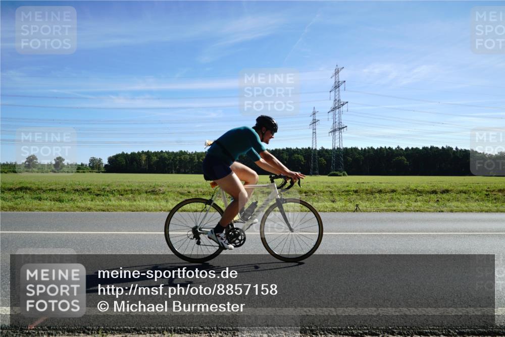 07.09.2025 - 19. Norderstedt Triathlon Michael Burmester http://msf.ph/oto/8857158 07.09.2025 11:16:07 Radfahren 238, 1210 meine-sportfotos.de