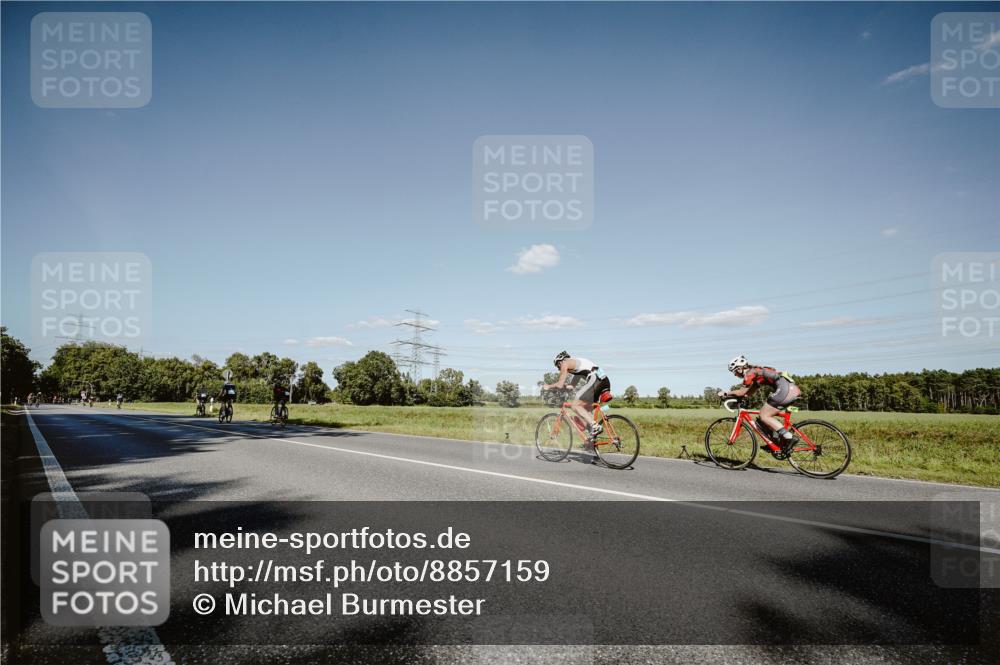07.09.2025 - 19. Norderstedt Triathlon Michael Burmester http://msf.ph/oto/8857159 07.09.2025 15:28:46 Radfahren 465 meine-sportfotos.de