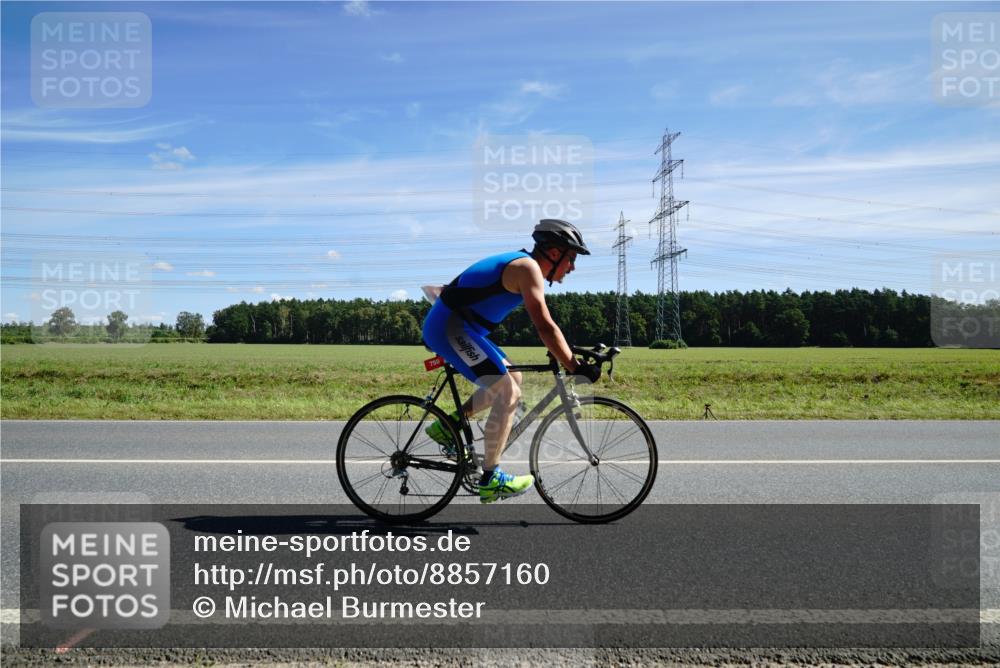 07.09.2025 - 19. Norderstedt Triathlon Michael Burmester http://msf.ph/oto/8857160 07.09.2025 12:55:36 Radfahren 750 meine-sportfotos.de