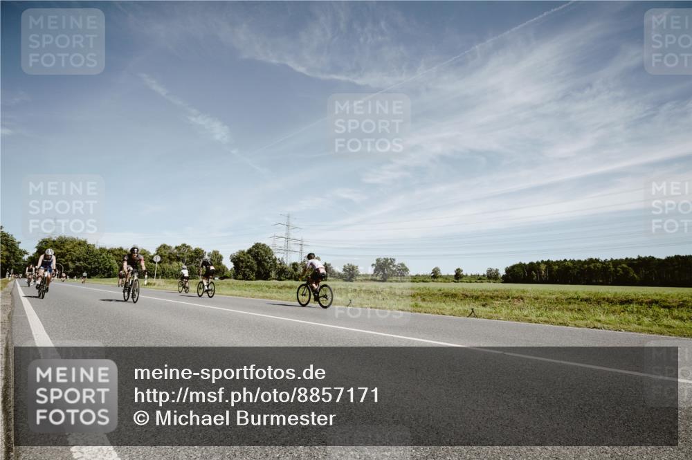07.09.2025 - 19. Norderstedt Triathlon Michael Burmester http://msf.ph/oto/8857171 07.09.2025 12:23:03 Radfahren 1249, 1293 meine-sportfotos.de