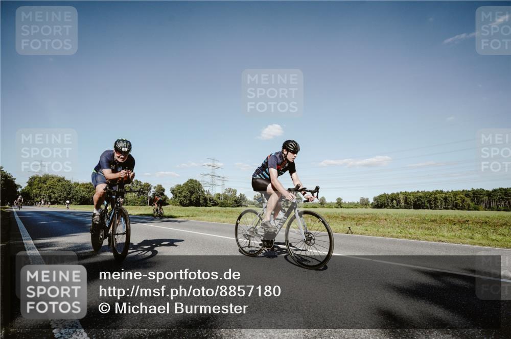 07.09.2025 - 19. Norderstedt Triathlon Michael Burmester http://msf.ph/oto/8857180 07.09.2025 15:28:56 Radfahren 362, 462, 864, 1444 meine-sportfotos.de