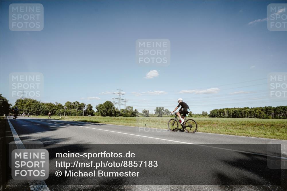 07.09.2025 - 19. Norderstedt Triathlon Michael Burmester http://msf.ph/oto/8857183 07.09.2025 15:28:58 Radfahren 362, 378, 864, 1444 meine-sportfotos.de