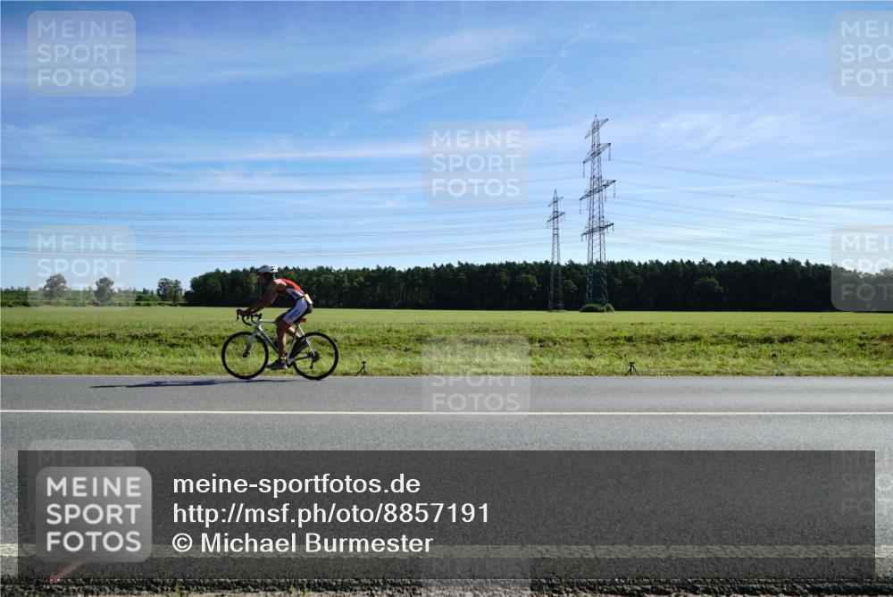 07.09.2025 - 19. Norderstedt Triathlon Michael Burmester http://msf.ph/oto/8857191 07.09.2025 11:16:44 Radfahren 200 meine-sportfotos.de
