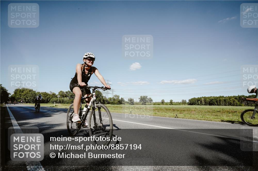 07.09.2025 - 19. Norderstedt Triathlon Michael Burmester http://msf.ph/oto/8857194 07.09.2025 15:29:10 Radfahren 429, 448, 1474 meine-sportfotos.de