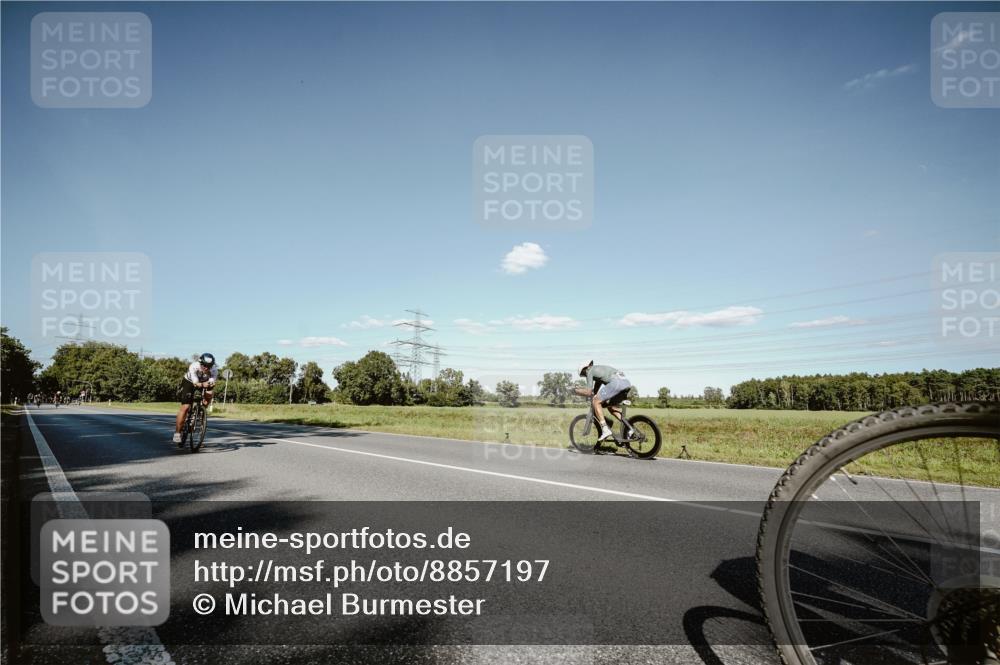 07.09.2025 - 19. Norderstedt Triathlon Michael Burmester http://msf.ph/oto/8857197 07.09.2025 15:29:11 Radfahren 429, 448, 1474 meine-sportfotos.de