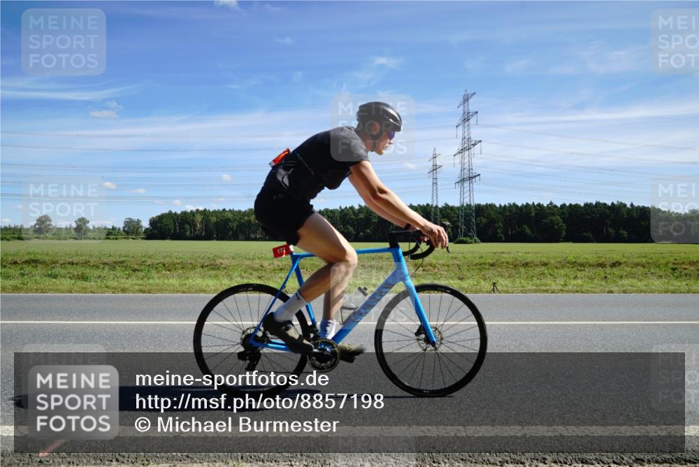 07.09.2025 - 19. Norderstedt Triathlon Michael Burmester http://msf.ph/oto/8857198 07.09.2025 12:55:57 Radfahren 177, 707 meine-sportfotos.de
