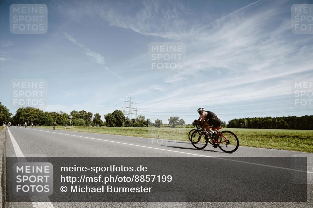 07.09.2025 - 19. Norderstedt Triathlon Michael Burmester http://msf.ph/oto/8857199 07.09.2025 12:23:10 Radfahren 208, 288, 810 meine-sportfotos.de