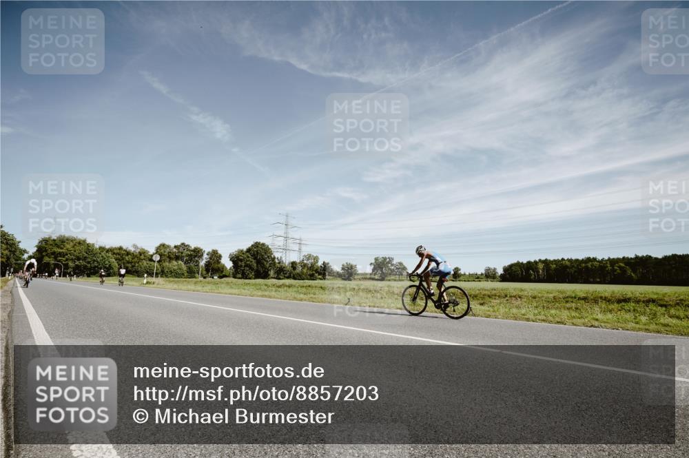 07.09.2025 - 19. Norderstedt Triathlon Michael Burmester http://msf.ph/oto/8857203 07.09.2025 12:23:15 Radfahren 167 meine-sportfotos.de
