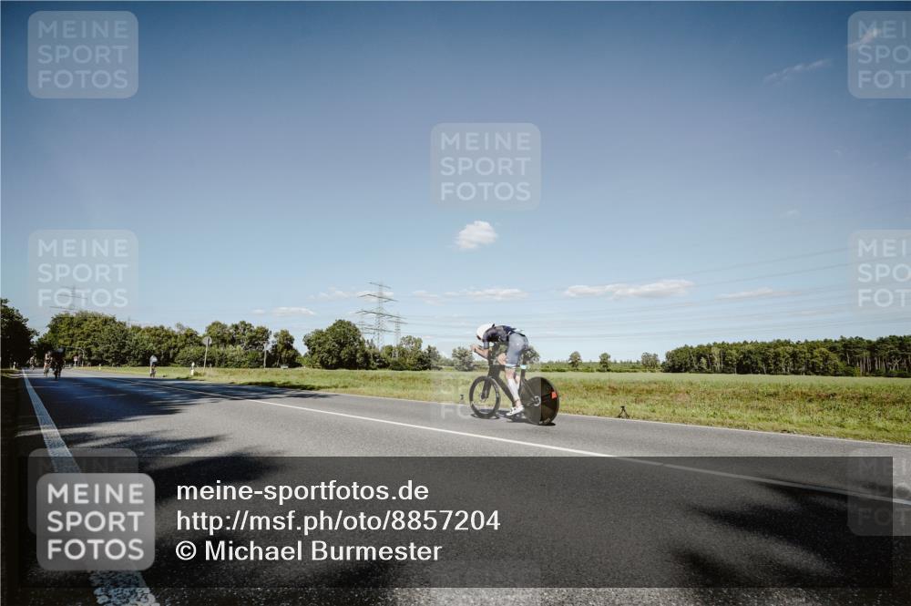 07.09.2025 - 19. Norderstedt Triathlon Michael Burmester http://msf.ph/oto/8857204 07.09.2025 15:29:14 Radfahren 448, 931 meine-sportfotos.de