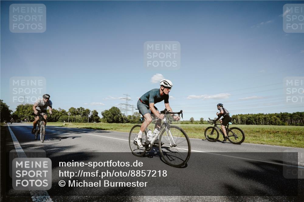 07.09.2025 - 19. Norderstedt Triathlon Michael Burmester http://msf.ph/oto/8857218 07.09.2025 15:29:22 Radfahren 396, 925 meine-sportfotos.de