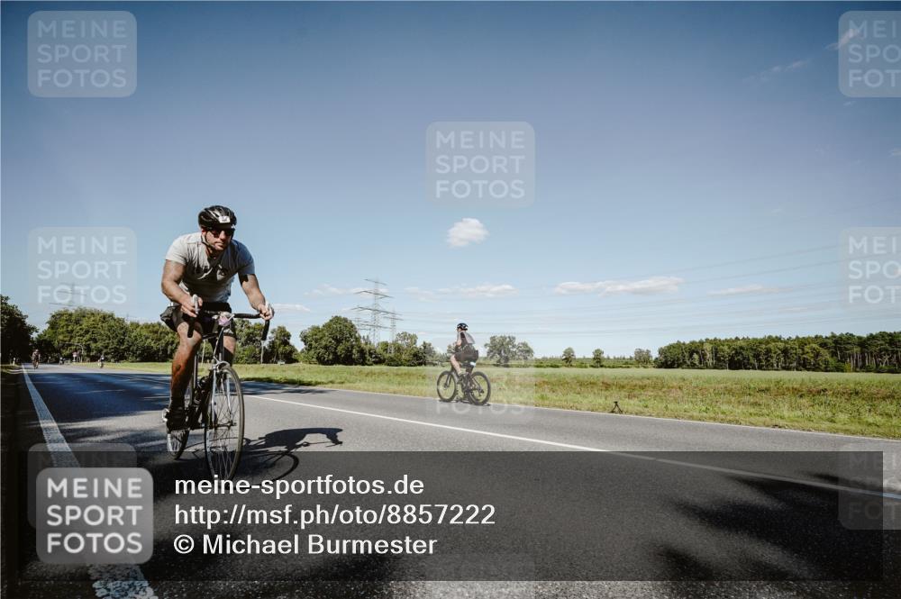 07.09.2025 - 19. Norderstedt Triathlon Michael Burmester http://msf.ph/oto/8857222 07.09.2025 15:29:22 Radfahren 396, 925 meine-sportfotos.de