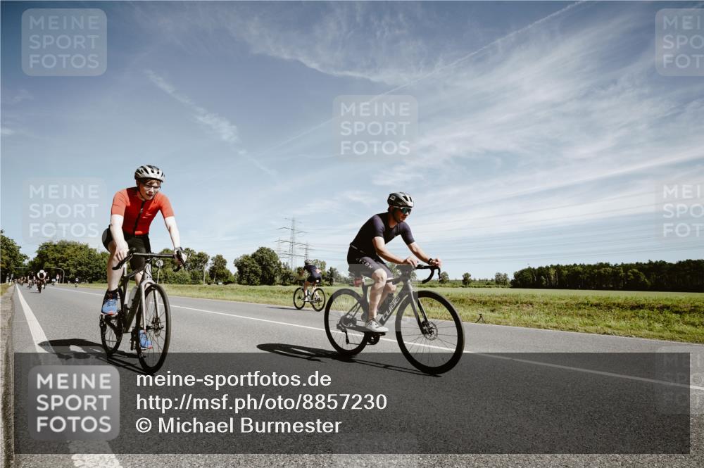 07.09.2025 - 19. Norderstedt Triathlon Michael Burmester http://msf.ph/oto/8857230 07.09.2025 12:23:26 Radfahren 700, 808, 1379 meine-sportfotos.de