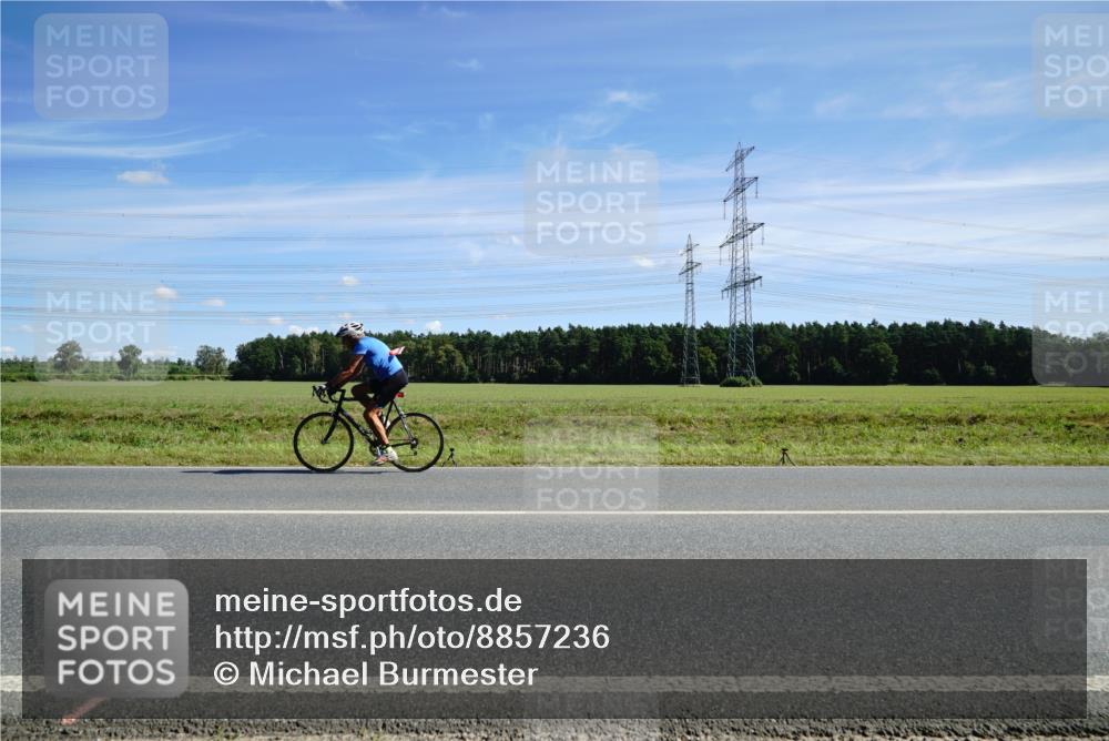 07.09.2025 - 19. Norderstedt Triathlon Michael Burmester http://msf.ph/oto/8857236 07.09.2025 12:56:16 Radfahren 171, 337 meine-sportfotos.de