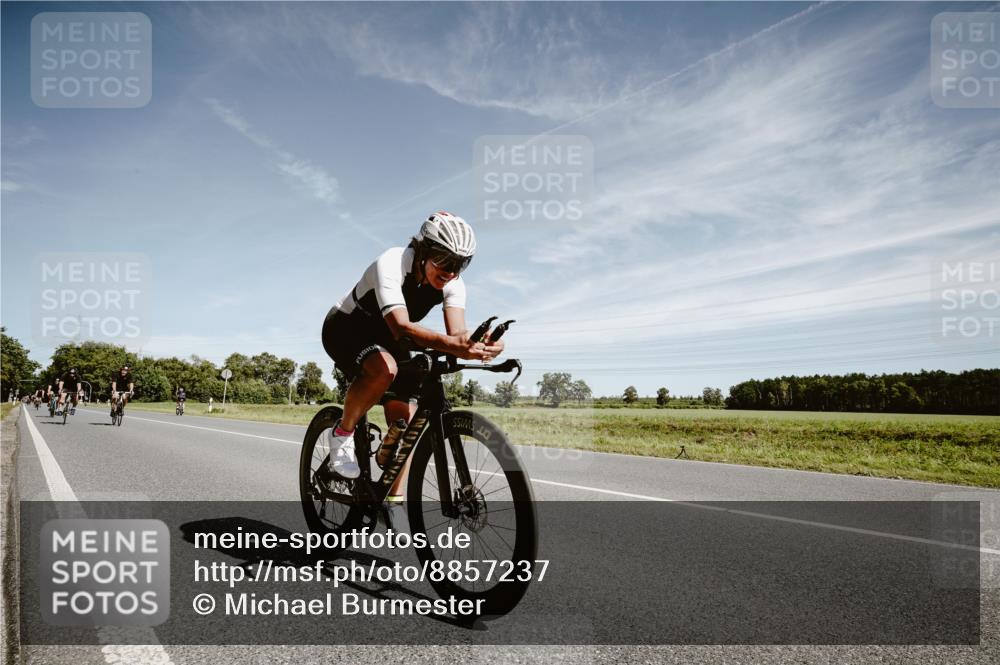 07.09.2025 - 19. Norderstedt Triathlon Michael Burmester http://msf.ph/oto/8857237 07.09.2025 12:23:29 Radfahren 173, 700, 808, 835, 1296, 1379 meine-sportfotos.de