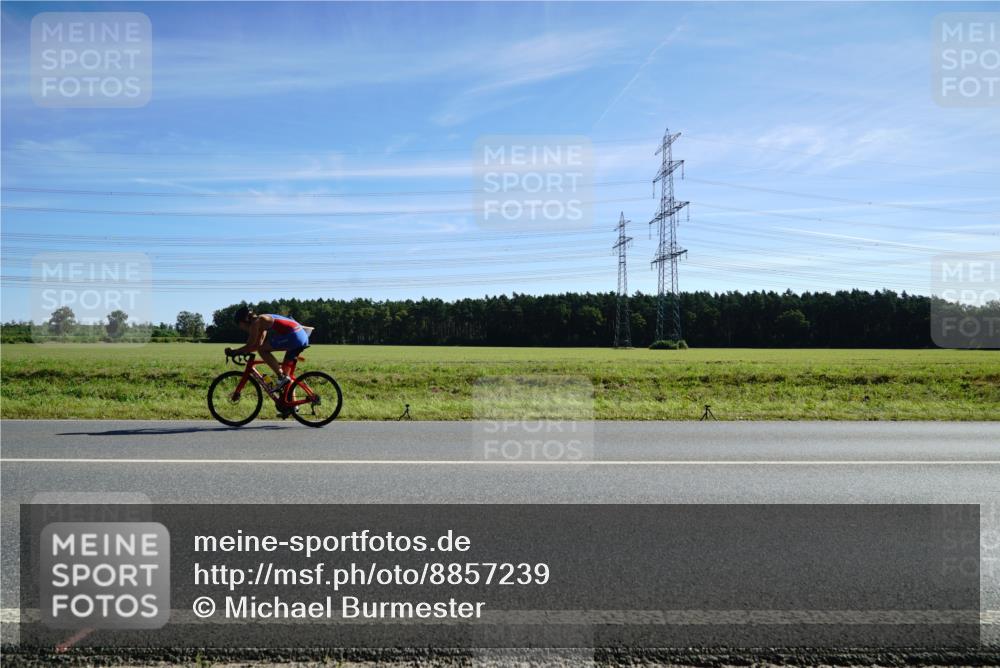 07.09.2025 - 19. Norderstedt Triathlon Michael Burmester http://msf.ph/oto/8857239 07.09.2025 11:17:15 Radfahren  meine-sportfotos.de