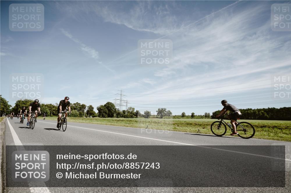 07.09.2025 - 19. Norderstedt Triathlon Michael Burmester http://msf.ph/oto/8857243 07.09.2025 12:23:30 Radfahren 173, 835, 1296, 1379 meine-sportfotos.de