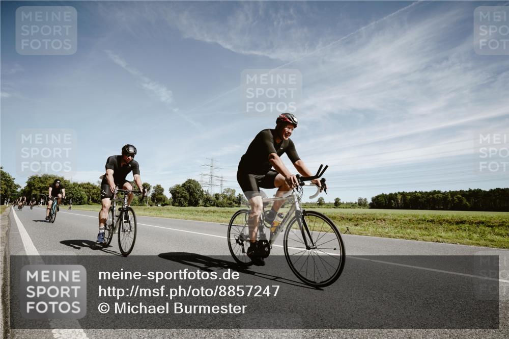 07.09.2025 - 19. Norderstedt Triathlon Michael Burmester http://msf.ph/oto/8857247 07.09.2025 12:23:31 Radfahren 173, 835, 1296, 1379 meine-sportfotos.de