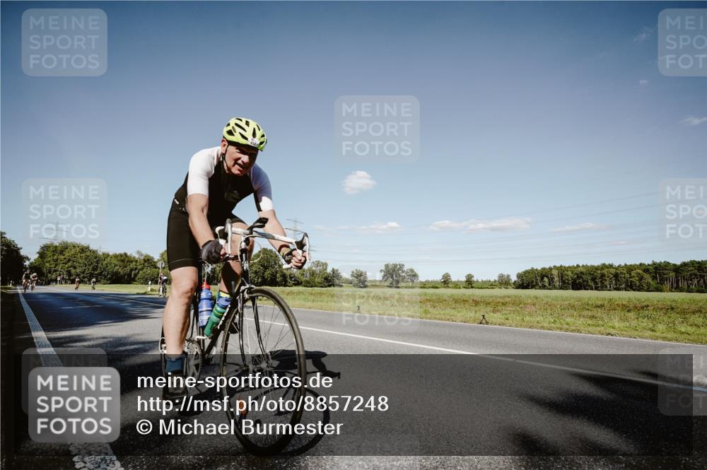 07.09.2025 - 19. Norderstedt Triathlon Michael Burmester http://msf.ph/oto/8857248 07.09.2025 15:29:43 Radfahren 432, 942 meine-sportfotos.de