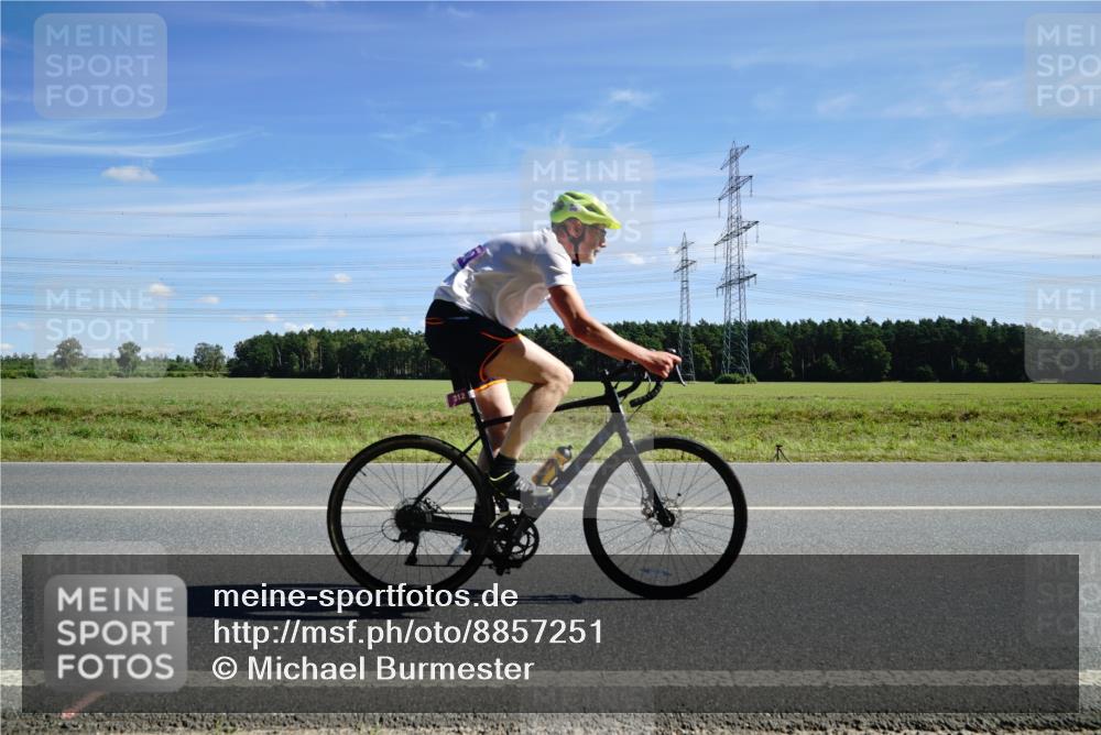 07.09.2025 - 19. Norderstedt Triathlon Michael Burmester http://msf.ph/oto/8857251 07.09.2025 12:56:27 Radfahren 312 meine-sportfotos.de