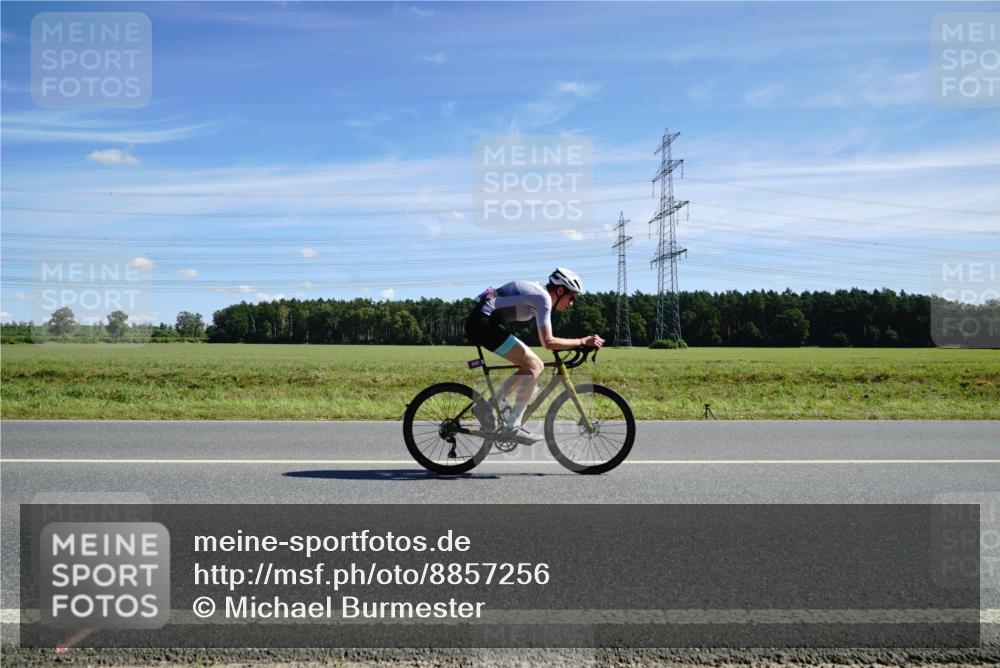 07.09.2025 - 19. Norderstedt Triathlon Michael Burmester http://msf.ph/oto/8857256 07.09.2025 12:56:32 Radfahren 342, 1345 meine-sportfotos.de