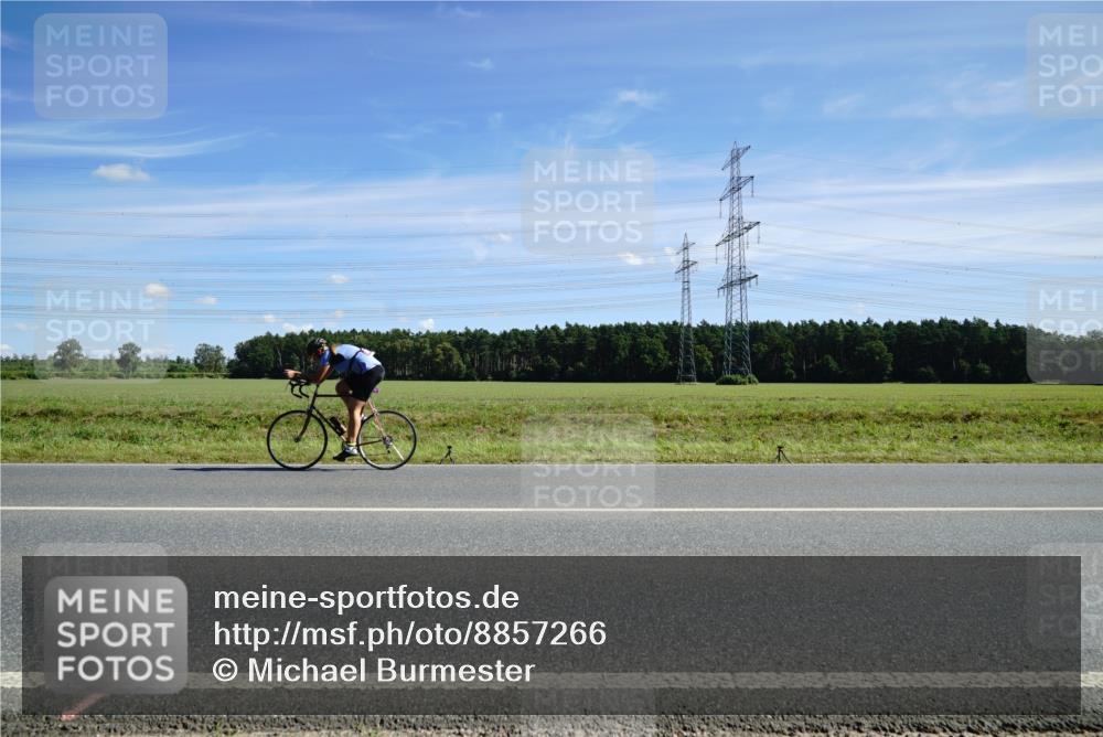 07.09.2025 - 19. Norderstedt Triathlon Michael Burmester http://msf.ph/oto/8857266 07.09.2025 12:56:35 Radfahren 342, 1345 meine-sportfotos.de