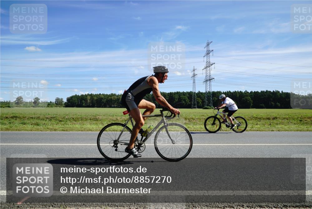 07.09.2025 - 19. Norderstedt Triathlon Michael Burmester http://msf.ph/oto/8857270 07.09.2025 12:56:40 Radfahren 159, 316 meine-sportfotos.de