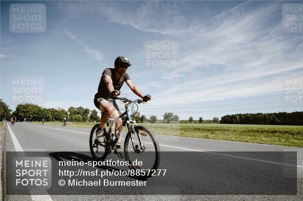 07.09.2025 - 19. Norderstedt Triathlon Michael Burmester http://msf.ph/oto/8857277 07.09.2025 12:23:37 Radfahren 224, 786, 1290 meine-sportfotos.de