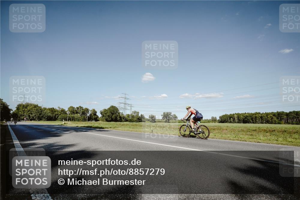 07.09.2025 - 19. Norderstedt Triathlon Michael Burmester http://msf.ph/oto/8857279 07.09.2025 15:30:08 Radfahren 1409, 1522 meine-sportfotos.de
