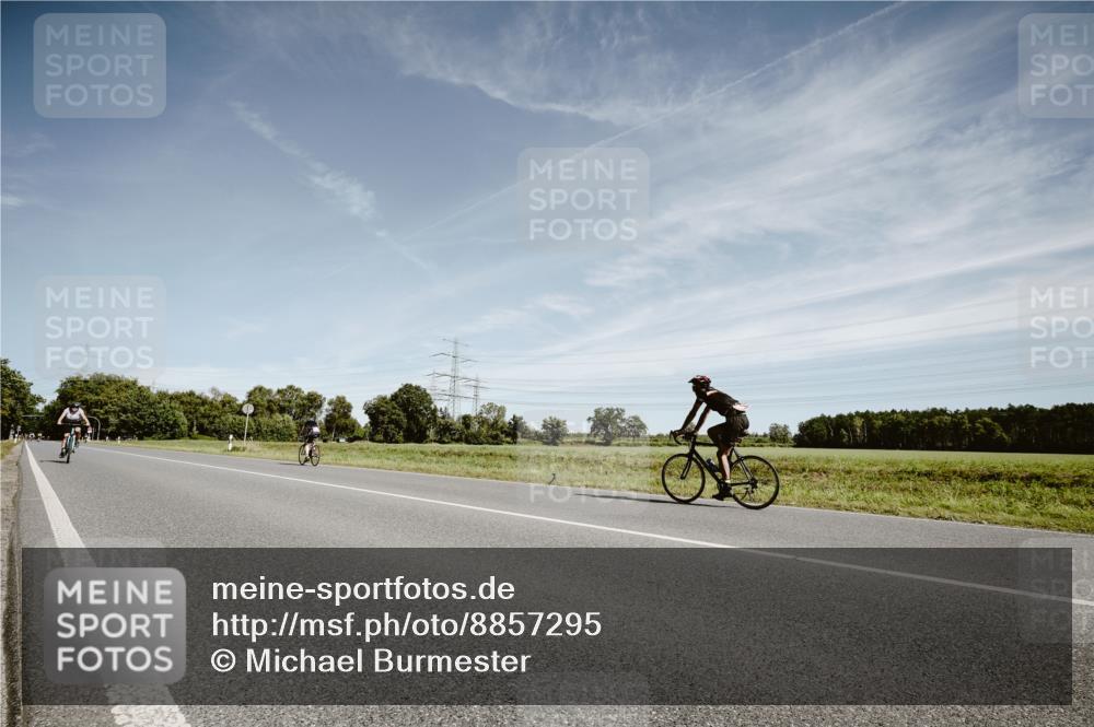 07.09.2025 - 19. Norderstedt Triathlon Michael Burmester http://msf.ph/oto/8857295 07.09.2025 12:23:47 Radfahren 1382 meine-sportfotos.de