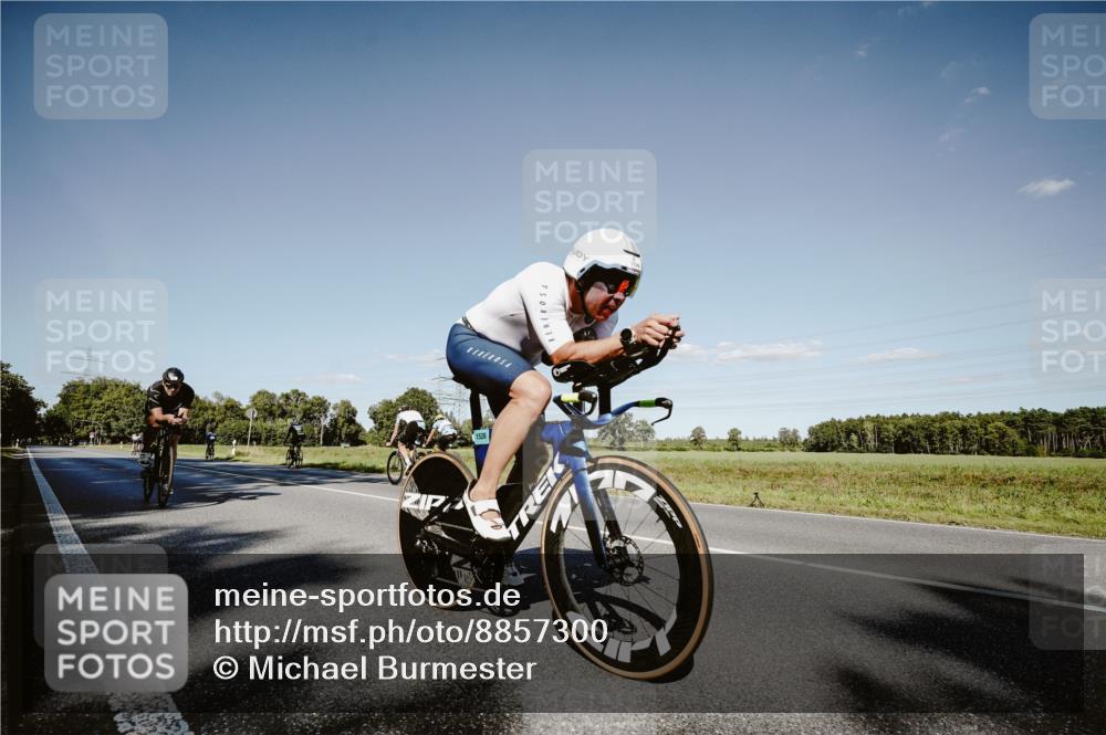 07.09.2025 - 19. Norderstedt Triathlon Michael Burmester http://msf.ph/oto/8857300 07.09.2025 15:30:14 Radfahren 868, 1409, 1526 meine-sportfotos.de