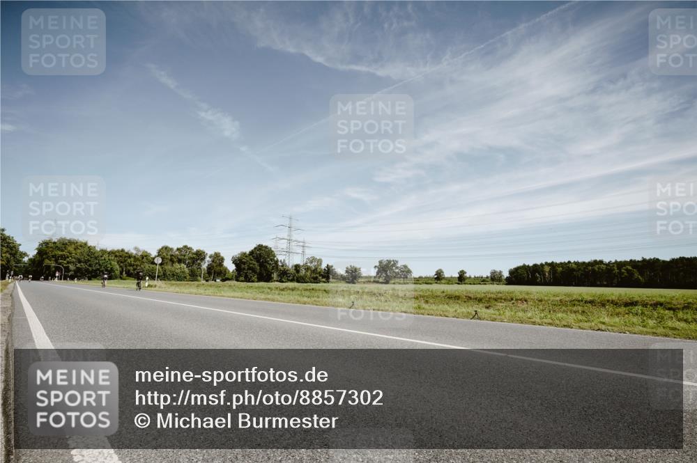 07.09.2025 - 19. Norderstedt Triathlon Michael Burmester http://msf.ph/oto/8857302 07.09.2025 12:23:50 Radfahren 1382 meine-sportfotos.de